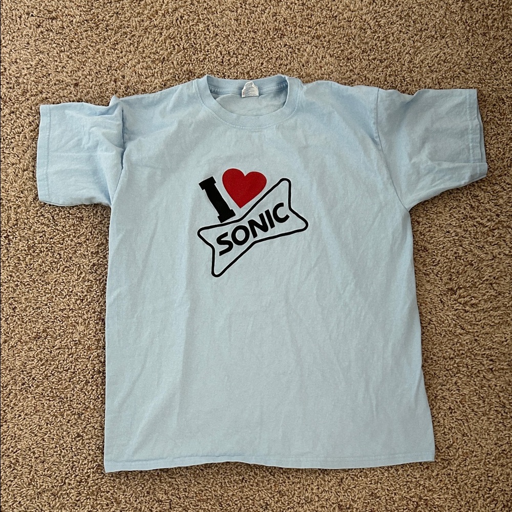 Sonic Men's Light Blue Graphic Tee
